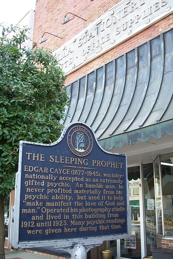 Placa de Edgar Cayce en Selma